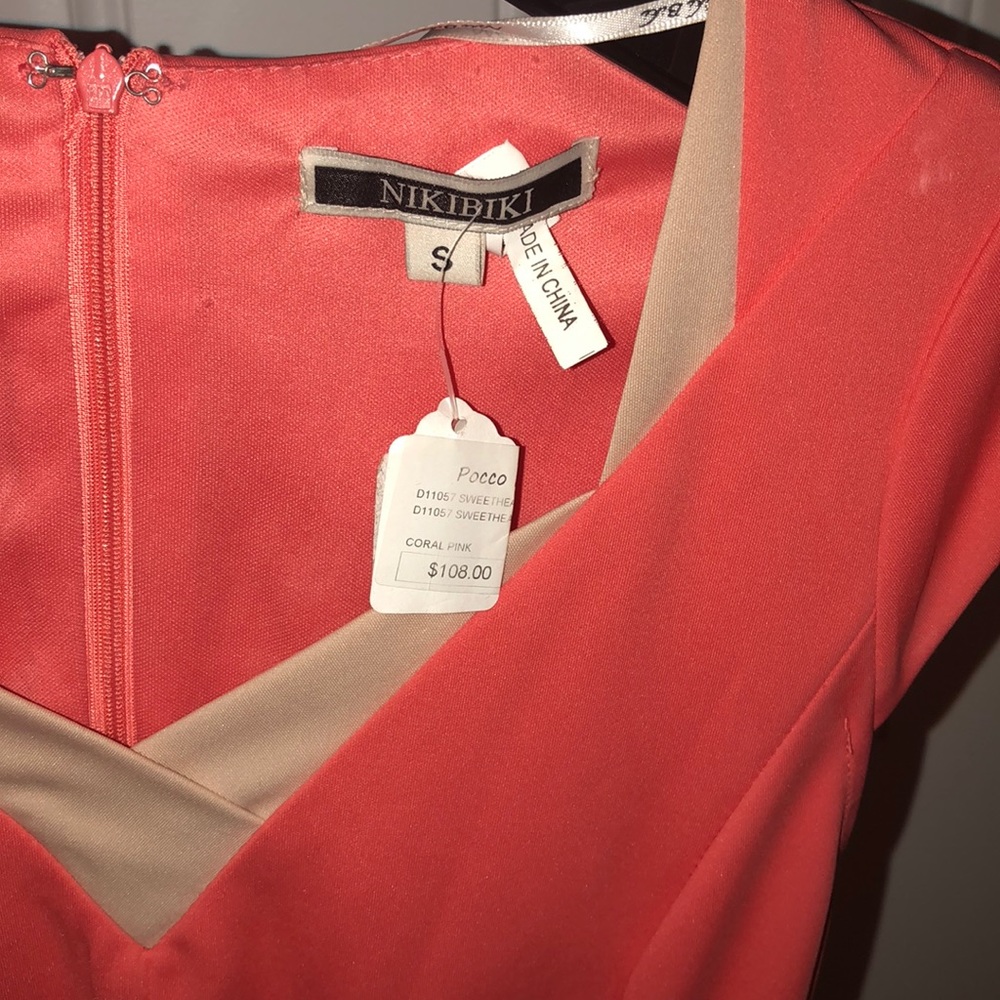 Beautiful dress. Can be worn professionally also. - Picture 5 of 5